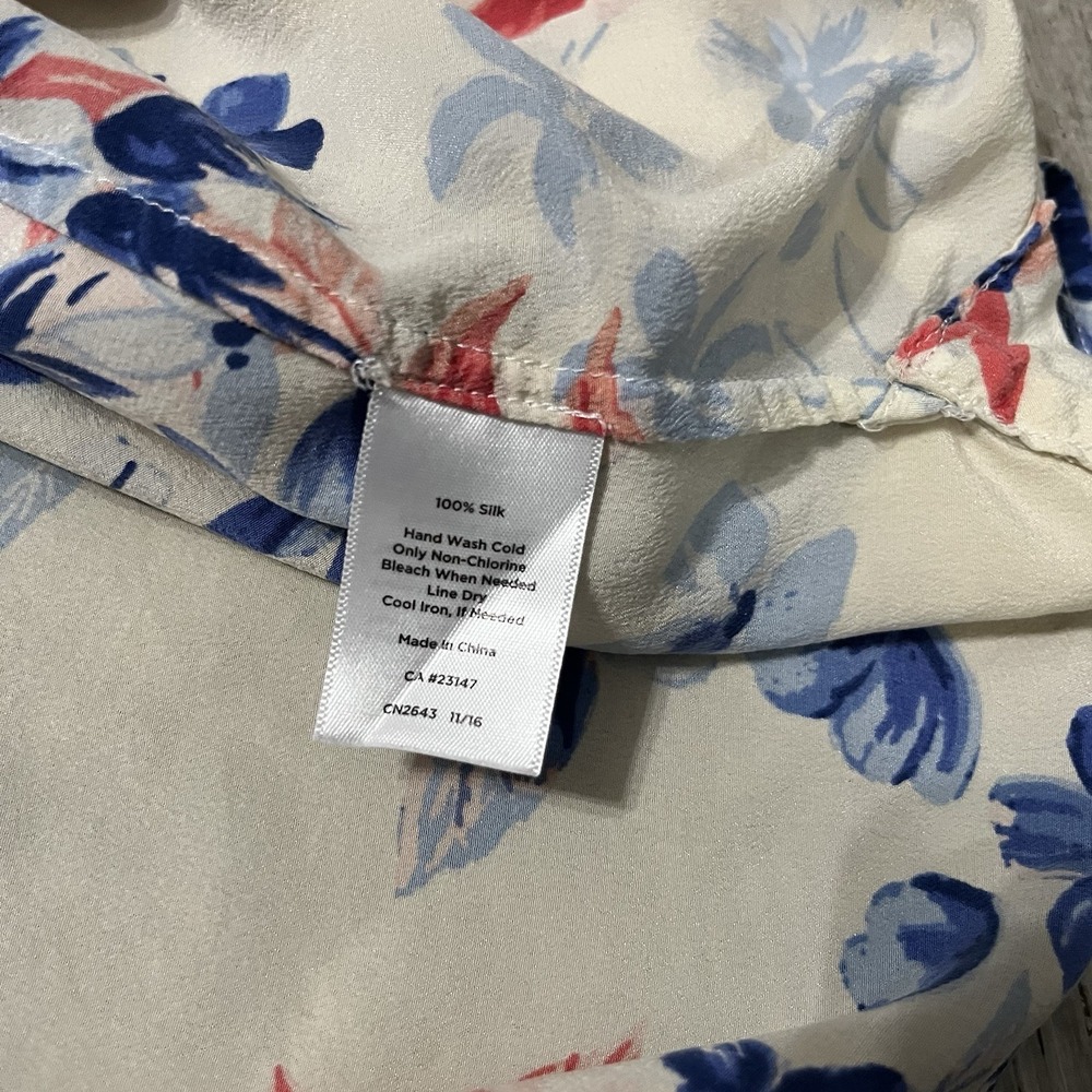 TALBOTS SZ 2X Floral Print Washable Silk Blouse Top - Picture 5 of 5